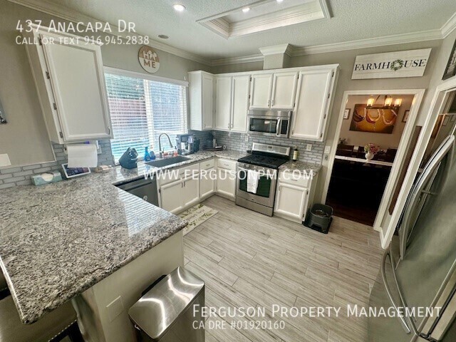 Building Photo - 437 Anacapa Dr