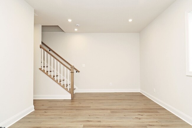 Building Photo - Dog-Friendly Townhome in Dunlora Park