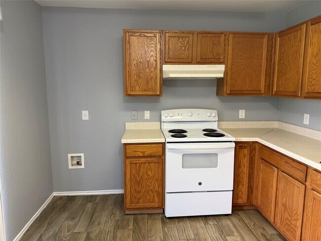 Building Photo - 215 Mesa Dr