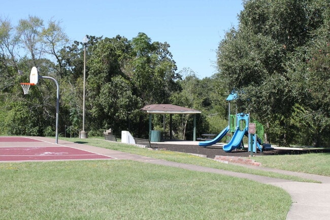 Building Photo - 2403 Bosque Dr