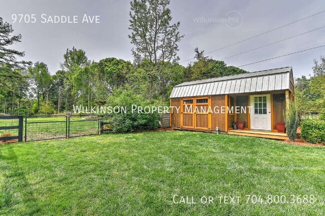 Building Photo - 9705 Saddle Ave