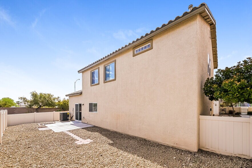 Building Photo - 8361 S Charlton Valley Ct
