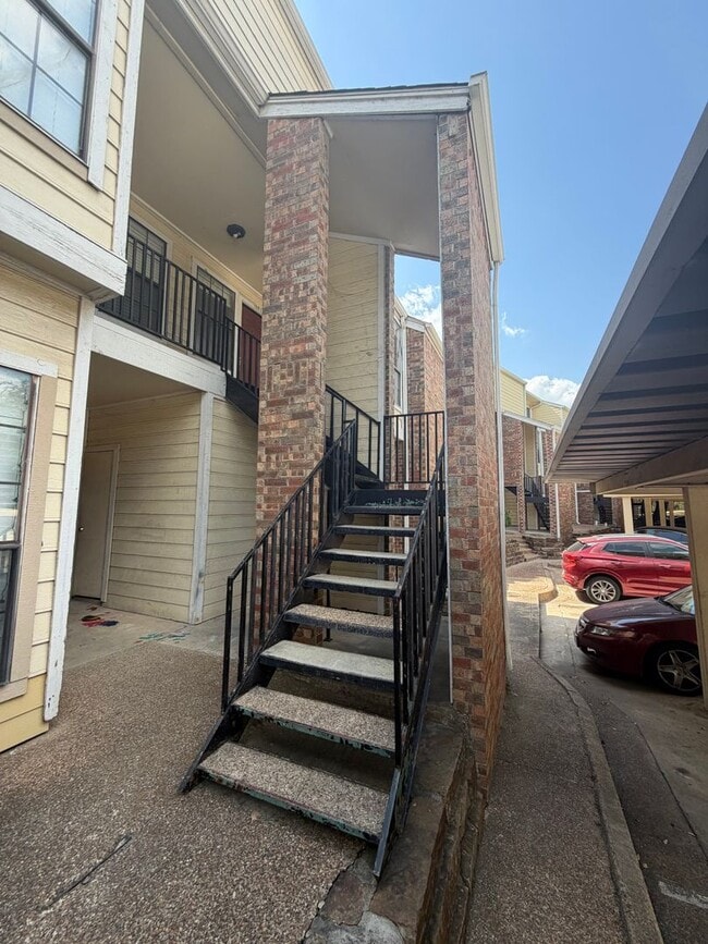 Building Photo - 9601 Forest Ln