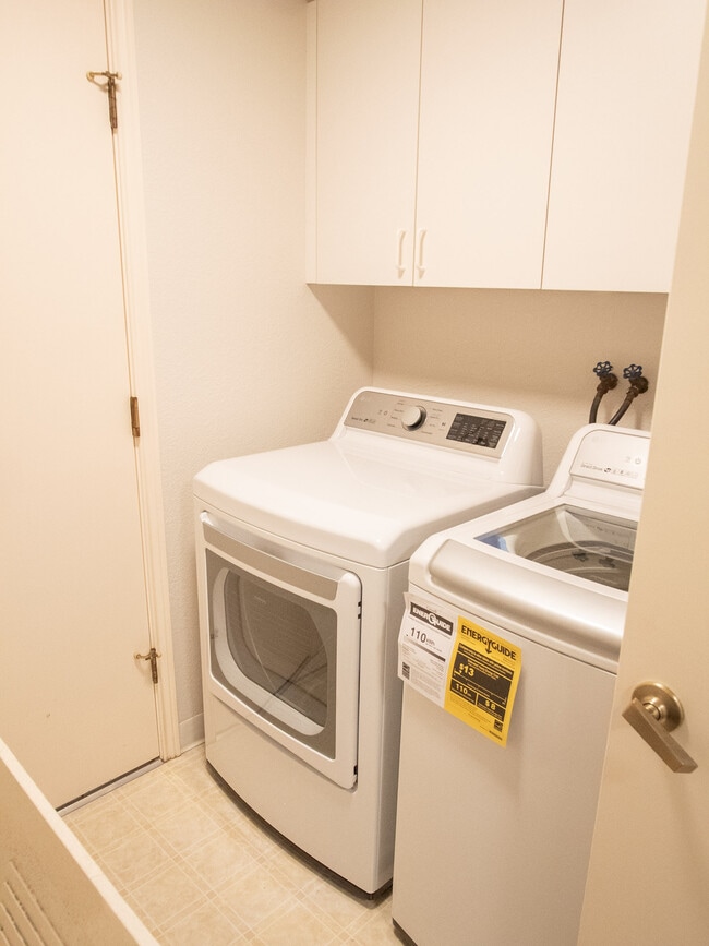 Building Photo - 15729 NE Fremont St