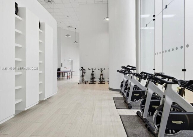 Building Photo - 16500 Collins Ave