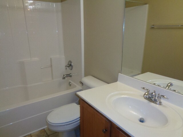 Building Photo - 3052 Brookview Forest Dr