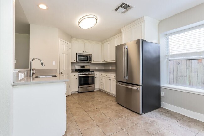 Building Photo - 18469 Sunrise Oaks Ct
