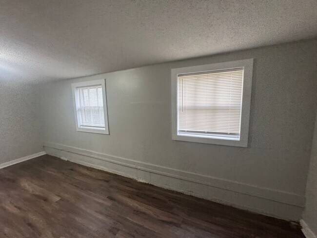 Building Photo - 1895 S Lauderdale St