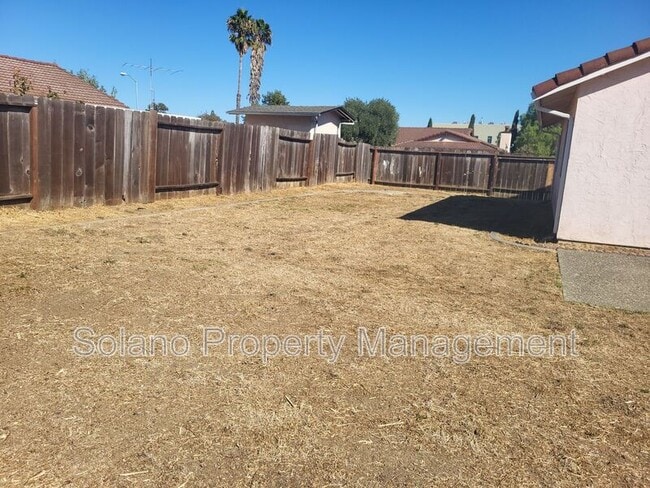 Building Photo - 1801 Rhine Ct