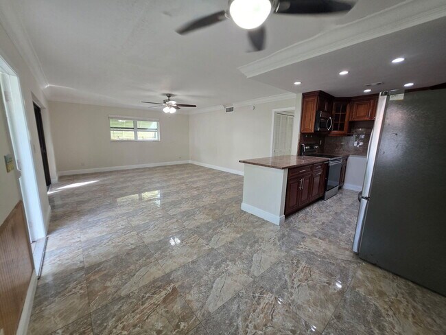 Building Photo - 111 Lake Ave