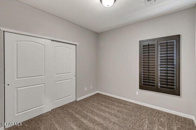 Building Photo - 14904 Tierra Crystal Ave