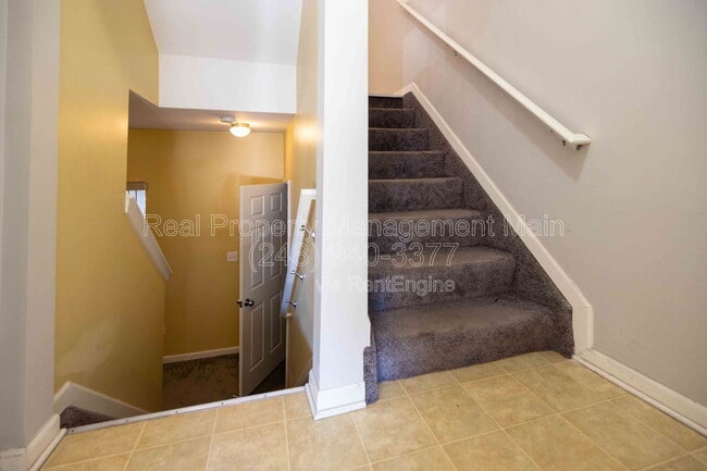 Building Photo - 264 E Palmer St