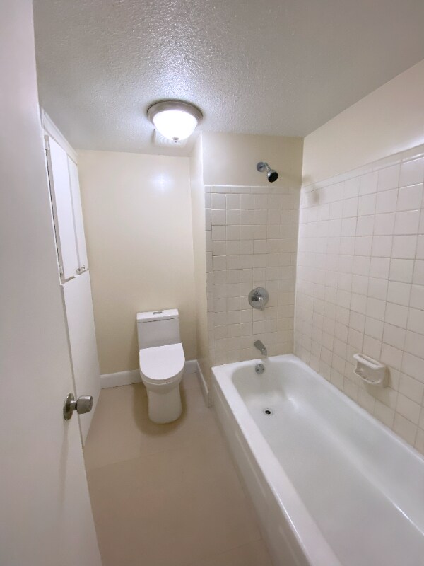Building Photo - 2295 Candlewyck Cir