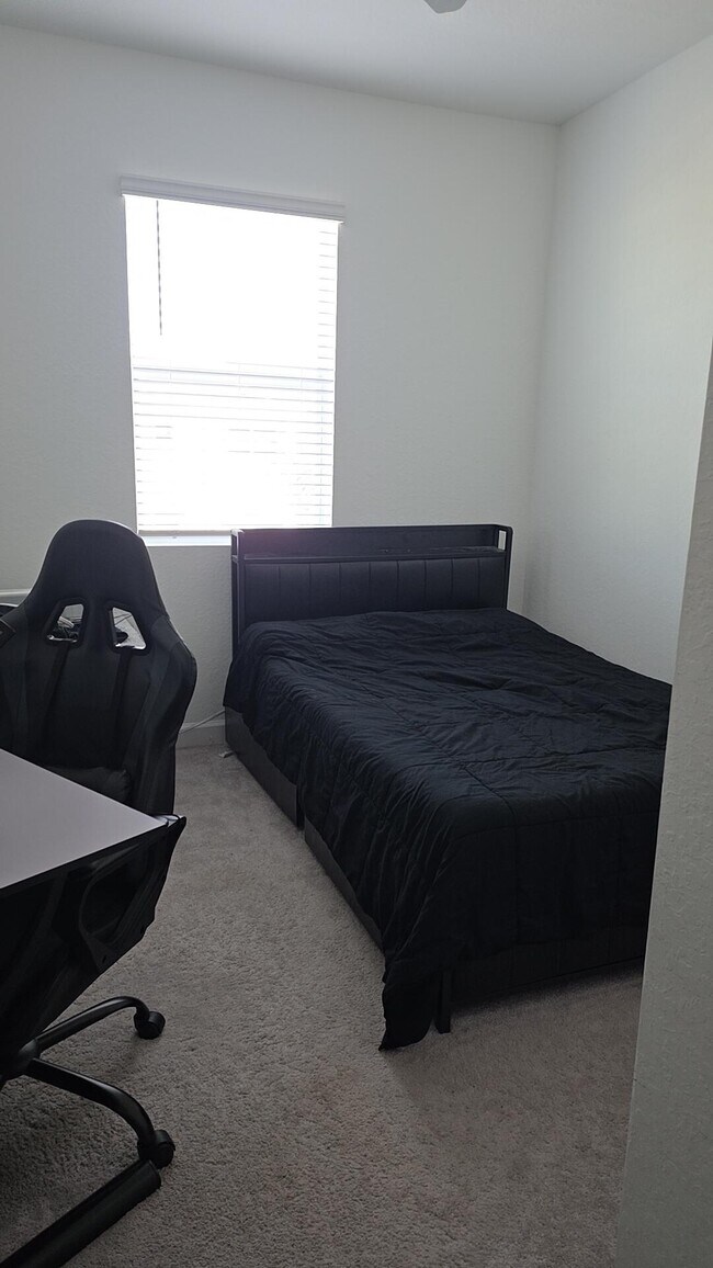 Building Photo - 512 Rivergrass St