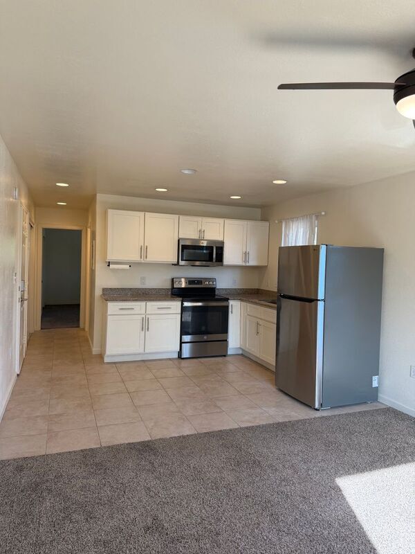 Building Photo - 2714 San Fernando Way