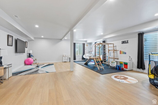 Building Photo - 837 S Finley Cir