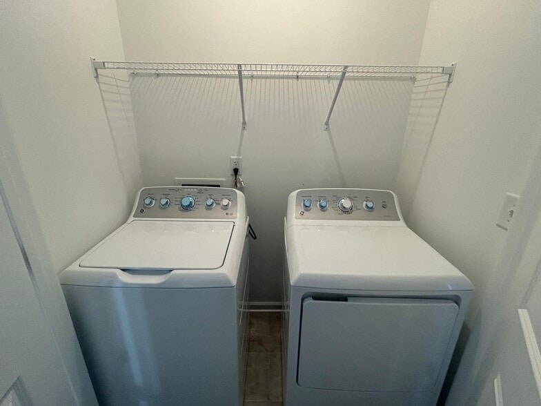 Building Photo - 9466 Senator Royall Dr