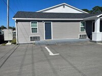 Building Photo - 607 E Main St