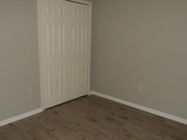 Building Photo - 1520 Vista Lake Cir