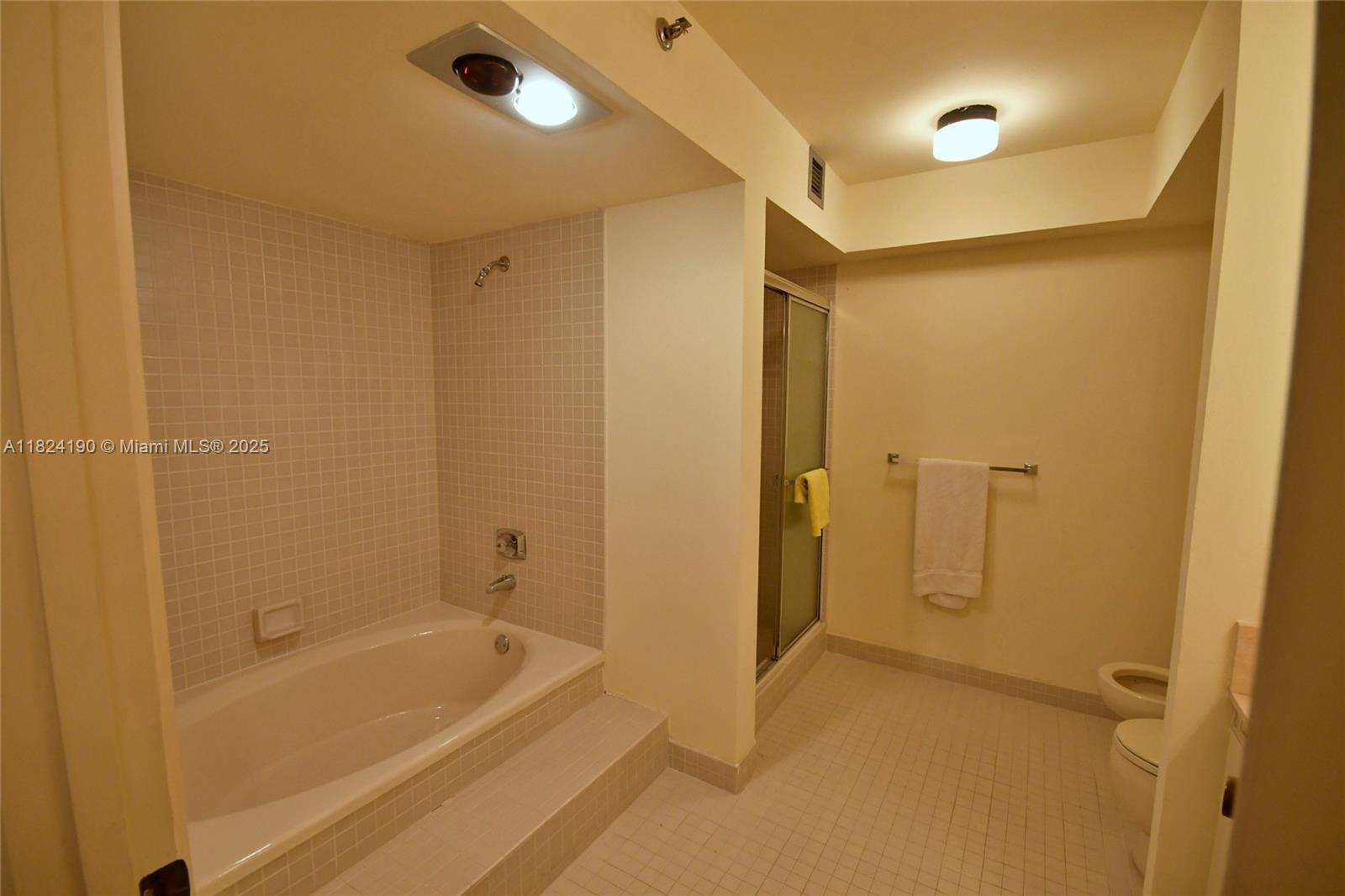 Building Photo - 170 Ocean Lane Dr