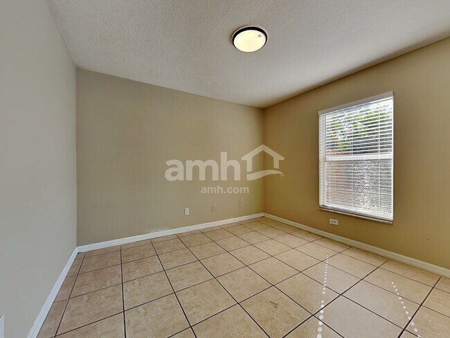 Building Photo - 24446 Landing Dr