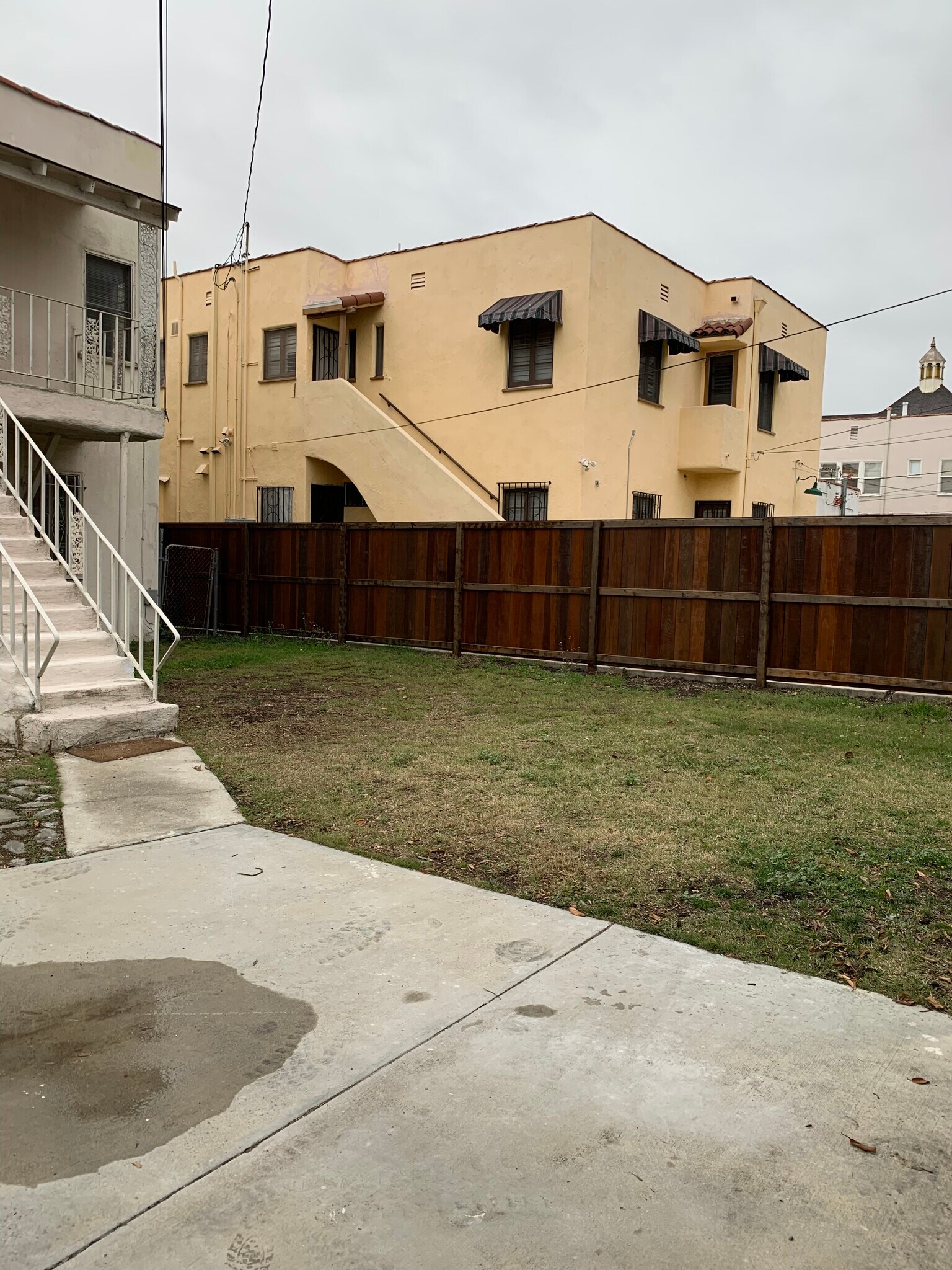 Spacious Landscaped Backyard - 824 1/2 S Curson Ave