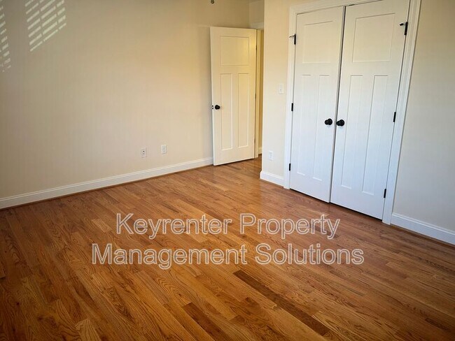 Building Photo - 18 Spring View Dr