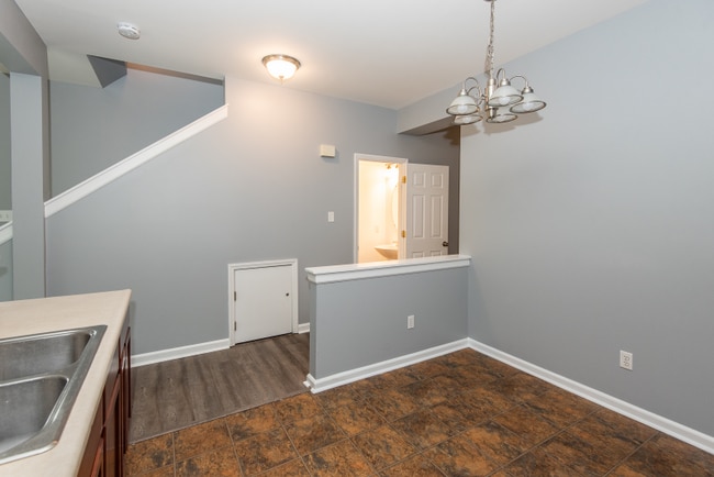 Building Photo - 4839 Heritage Heights Cir