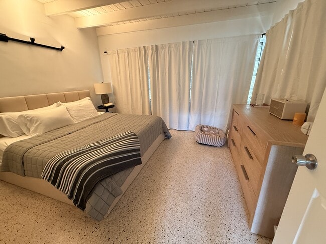 Building Photo - 2841 SW 33rd Ave