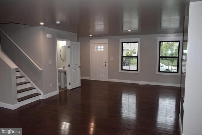 Building Photo - 120 Shiningfield Ct