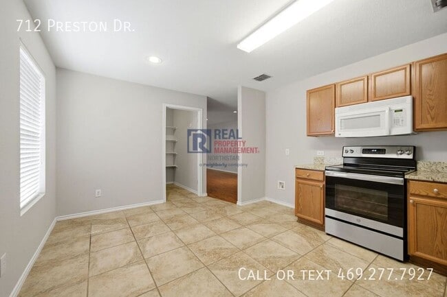 Building Photo - 712 Preston Dr