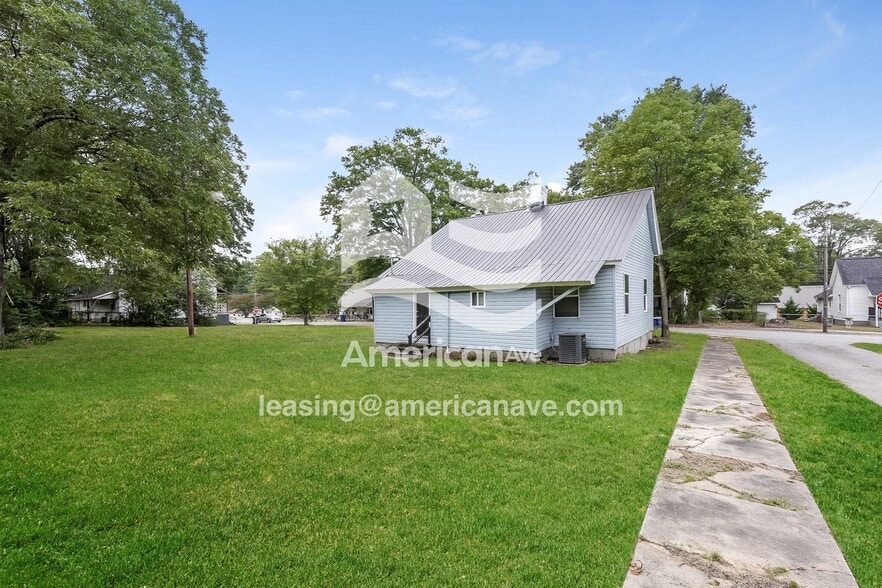 Building Photo - 229 Poole St