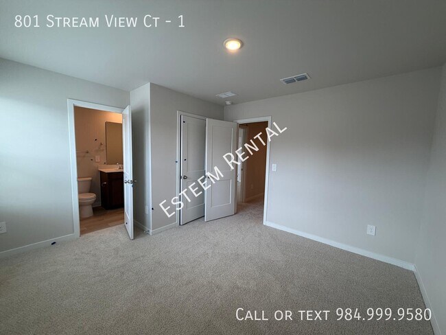 Building Photo - 801 Stream View Ct-1