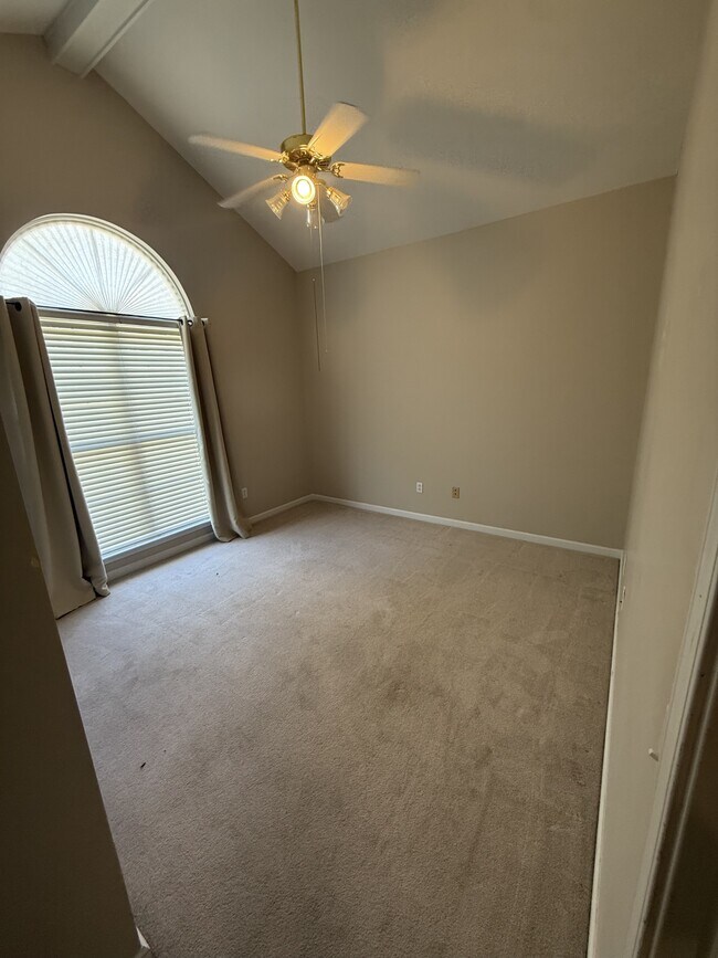 Building Photo - 125 Muirfield Ln