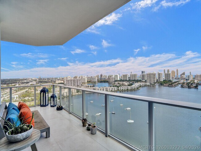 Building Photo - 17301 Biscayne Blvd