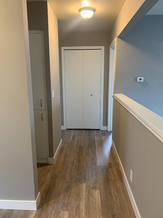 Building Photo - 855 Butternut Dr