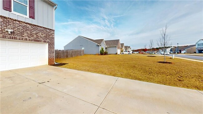 Building Photo - 90 Ingle Dr