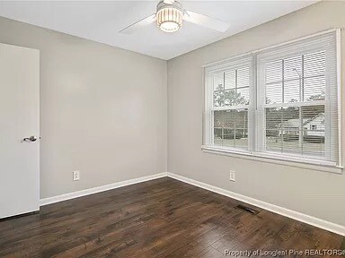Building Photo - 729 Emerald Dr