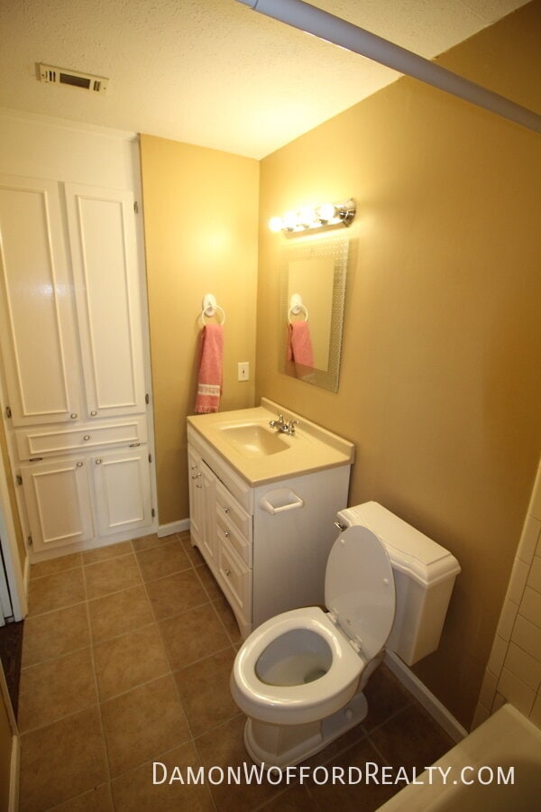 Building Photo - 308 Longmeadow Ct N