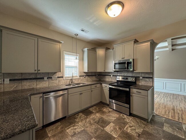 Building Photo - 267 High Leaf Dr