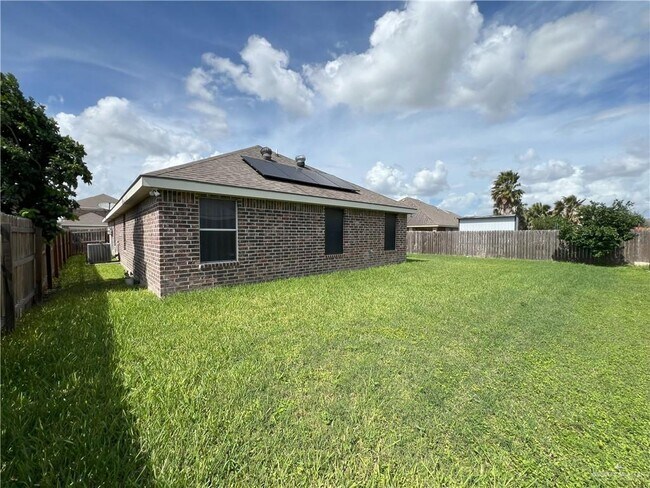 Building Photo - 16 Butkus Dr