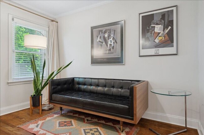 Building Photo - 847 S Mendenhall Rd