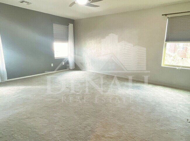 Building Photo - 51 S 57th Pl