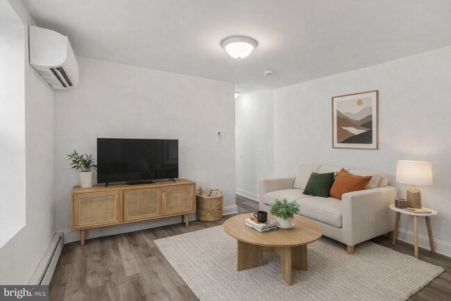 Building Photo - 1124 S 15th St