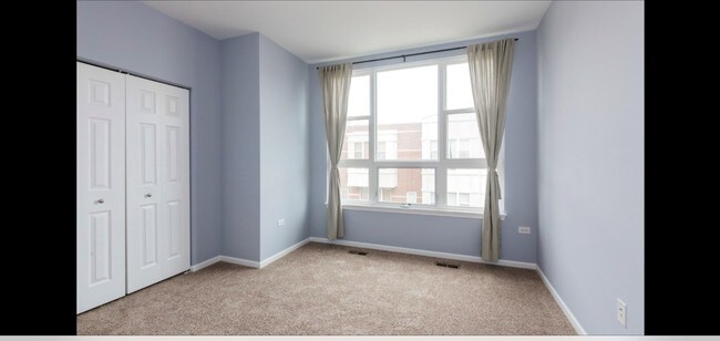 Building Photo - 3224 N Kilbourn Ave