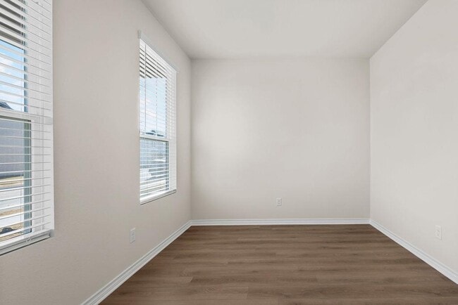 Building Photo - 108 Woodrow Ln