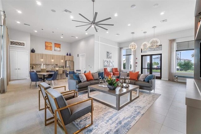 Building Photo - 7289 Stella Ln