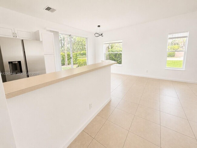 Building Photo - 12572 Shoreline Dr