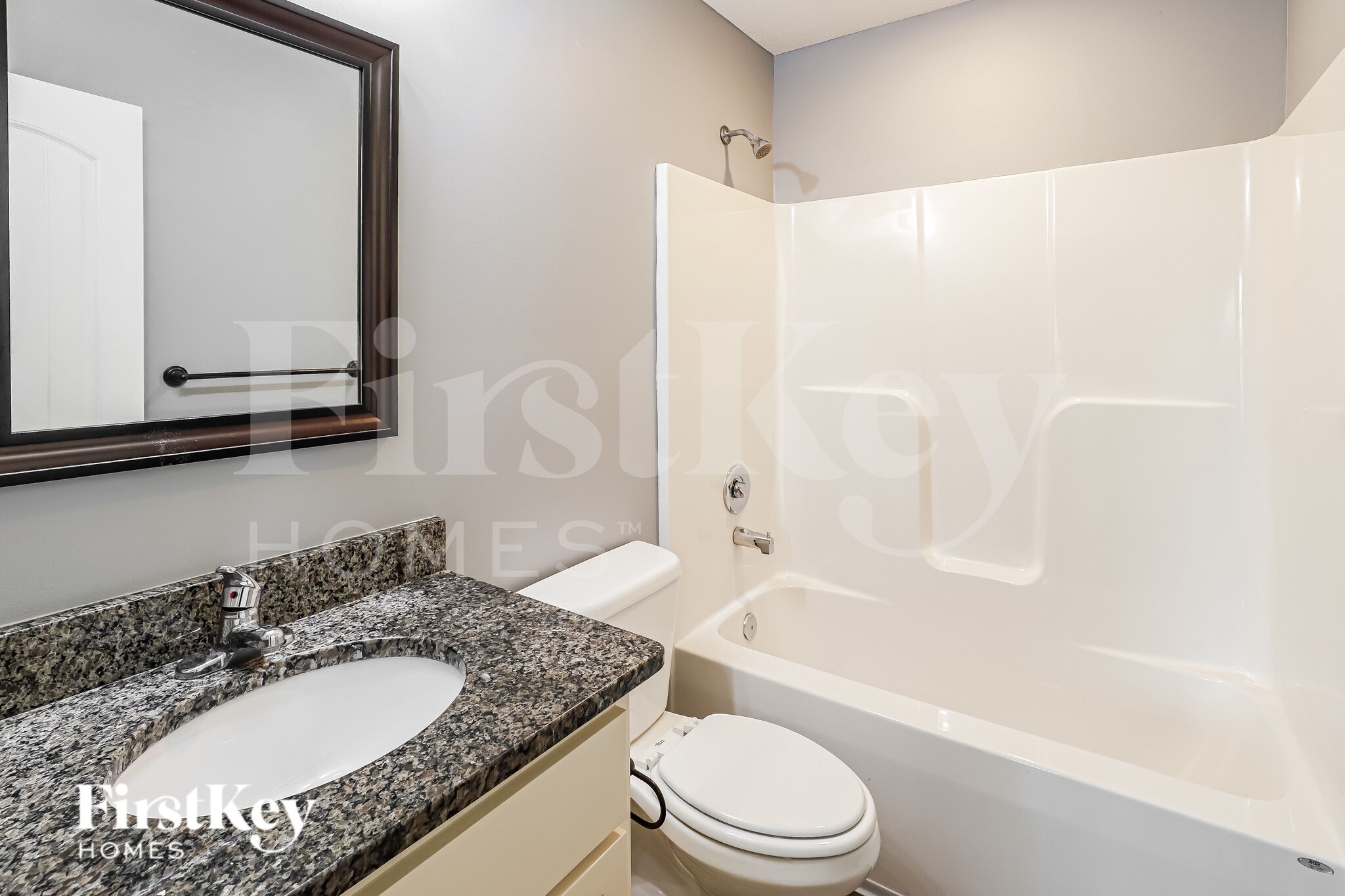 Building Photo - 5110 N Bellaire Ave