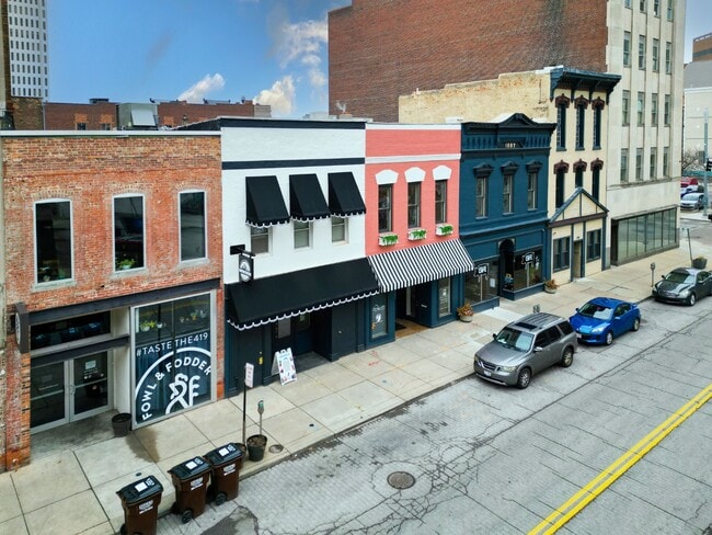 Building Photo - 612 Adams St